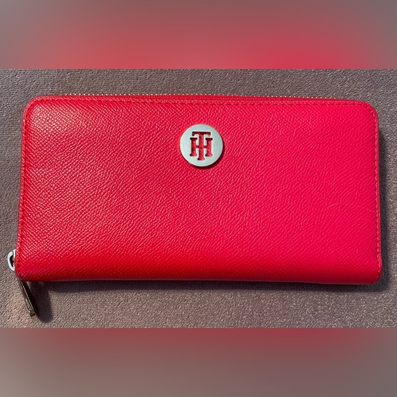 Tommy Hilfiger Honey Large Red Wallet - Picture 3 of 13